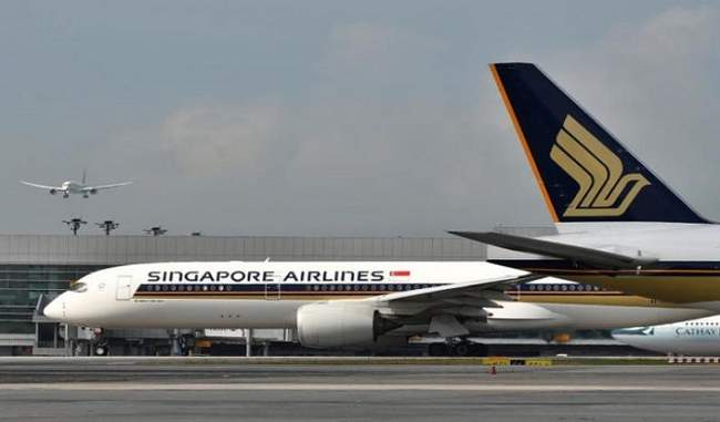 singapore-airlines-plane-makes-emergency-landing-at-delhi-airport
