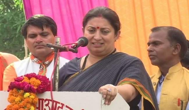 congress-combines-with-those-who-talk-of-modis-assassination-says-smriti