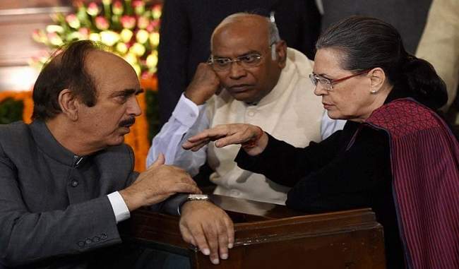 sonia-gandhi-try-to-contact-a-local-regional-parties-for-unity-meet