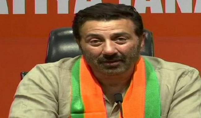 ec-issues-notice-to-sunny-deol-for-holding-public-meeting-in-pathankot-during-silent-period