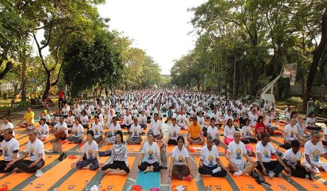 yoga-festival-will-be-organized-in-singapore-by-minister-ishwaran-more-than-200-yoga-sessions-will-be-organized
