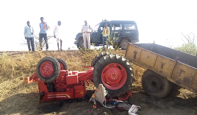 truck-collide-with-truck-and-tractor-trolley-in-hardoi-district-six-killed