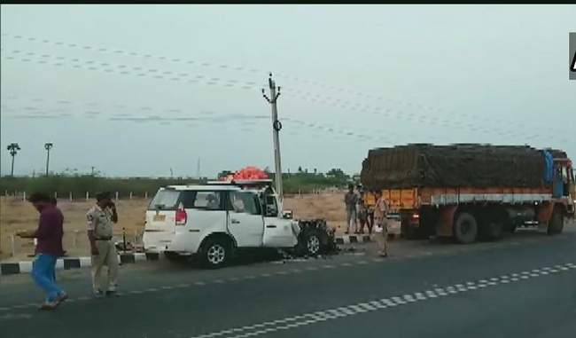 six-people-killed-in-road-accident-in-andhra-pradesh