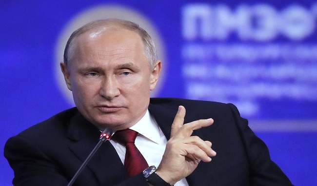 putin-says-roll-of-dollar-should-be-revisited-in-global-trade
