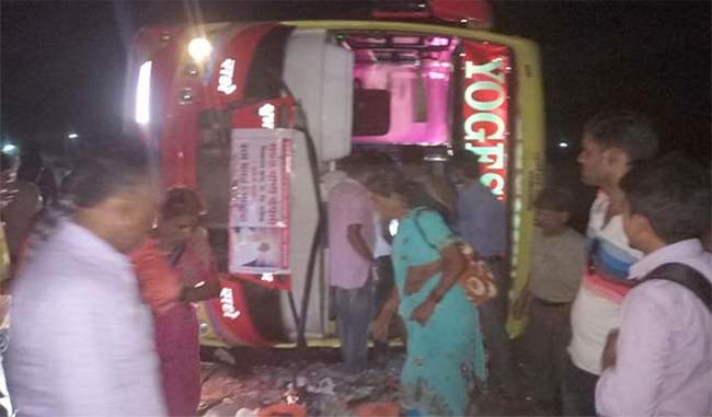 four-pilgrims-killed-in-bus-accident-in-vidisha