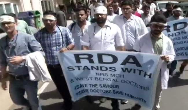 violence-against-the-doctors-in-bengal-doctors-in-many-cities-on-strike