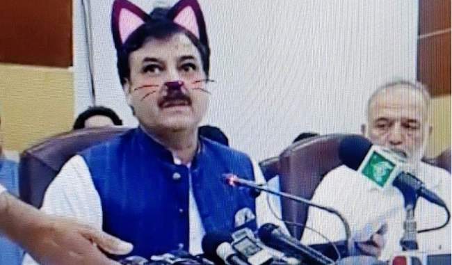 cat-filter-accidentally-seen-as-pakistani-cat-cat-during-facebook-live