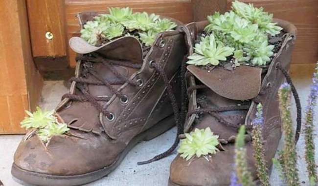 know-the-reuse-of-old-shoes-in-hindi