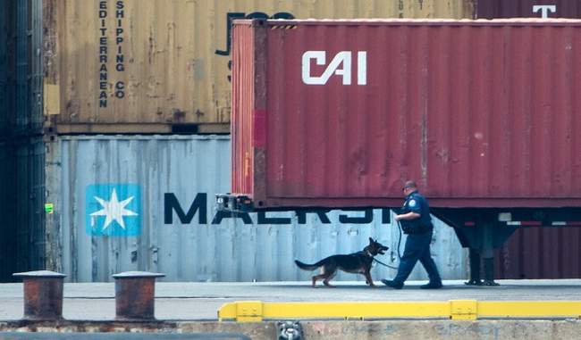 us-officials-seized-16-tons-of-cocaine-from-a-ship-in-philadelphia