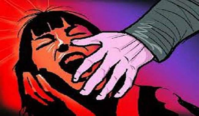 girl-abduction-from-outside-four-people-did-gang-rape-police