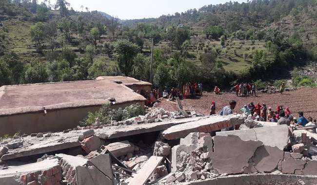house-collapses-in-rajouri-of-jammu-and-kashmir