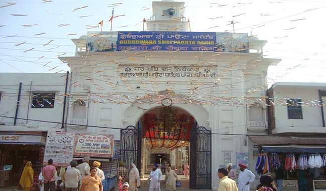 gurudwara-paonta-sahib-was-built-in-memory-of-guru-gobind-singh-ji