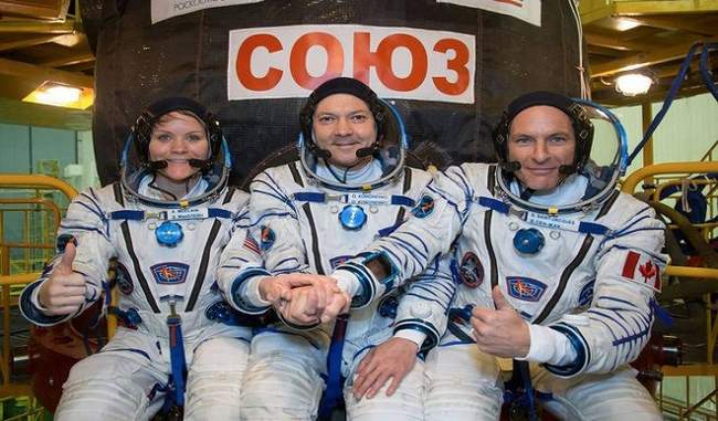 astronauts-of-russia-and-north-america-returned-to-earth