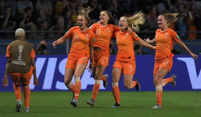 netherlands-made-the-quarter-finals-with-a-fantastic-goal-from-lieke-martens