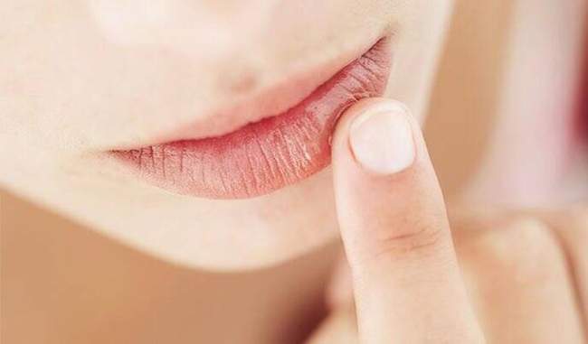 tips-to-protect-lips-from-sun-in-hindi