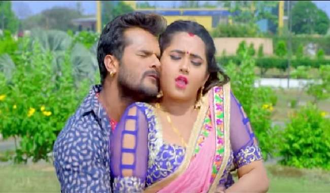 khesari-and-kajal-raghwani-romance-viral-song