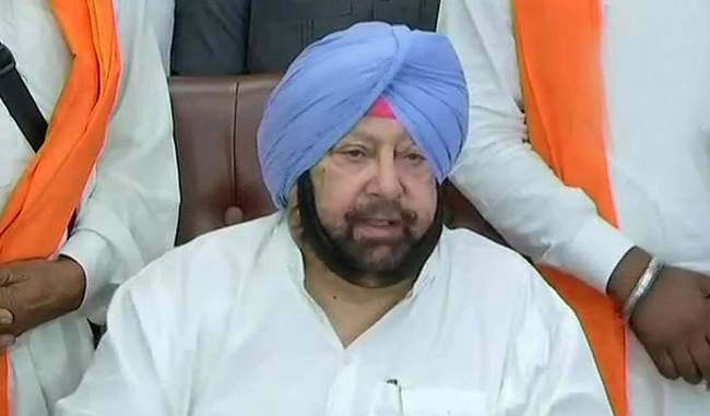 deal-strictly-with-cops-aiding-drug-traffickers-amarinder-says-to-dgp