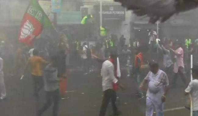 clashes-between-bjp-workers-police-in-kolkata