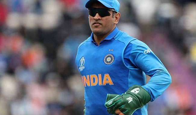 ms-dhoni-not-to-remove-insignia-have-requested-for-icc-approval
