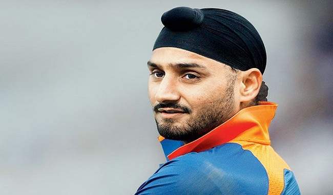 forks-in-hand-harbhajan-singh-and-mohammed-yousuf-were-ready-to-attack-each-other-in-2003