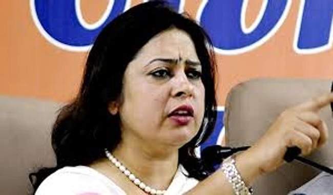 lekhi-protest-over-water-scarcity-water-board-imposes-charge-of-politics