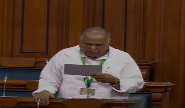 mulayam-singh-yadav-takes-oath-as-a-member-of-the-parliament