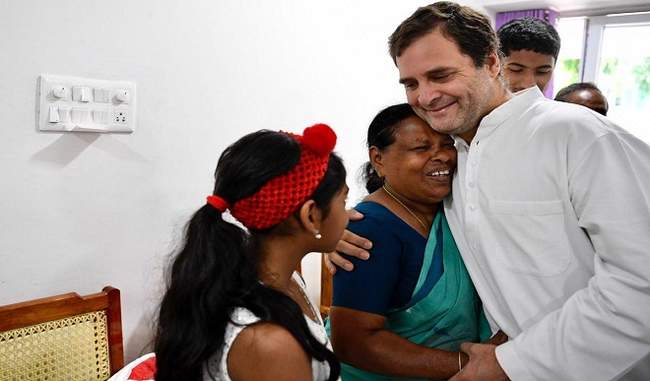 rahul-meets-kerala-nurse-who-held-him-as-a-newborn