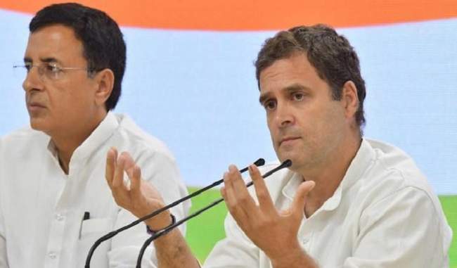 rahul-gandhi-handed-over-the-leader-of-bastar-to-the-state-congress-command