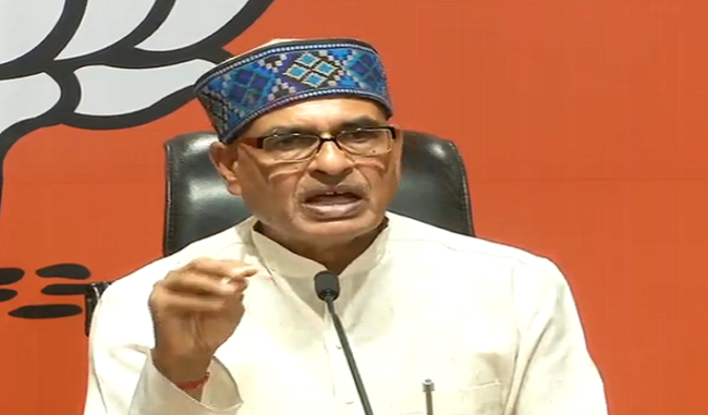 people-in-mp-are-going-to-open-factories-for-making-lalten-and-chimney-says-shivraj