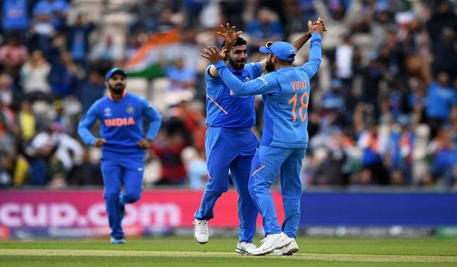 chahal-bumrah-restrict-proteas-to-227-9