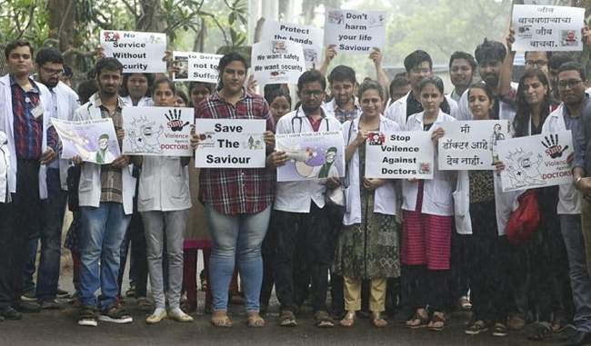 over-100-senior-doctors-of-state-run-hospitals-in-west-bengal-resign