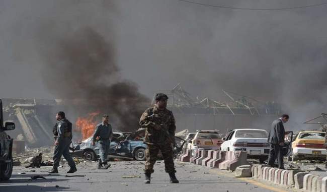 blast-attack-in-kabul-smoke-seen-in-us-embassy-area