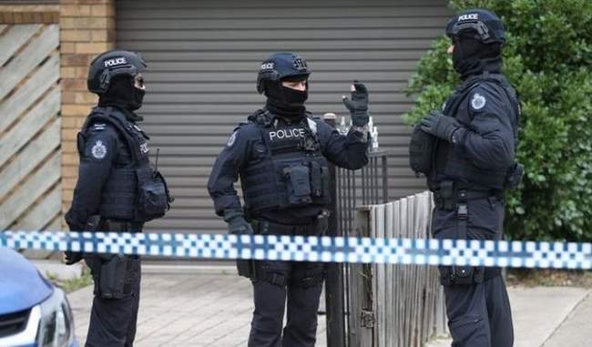 three-arrested-for-plotting-terror-attacks-in-australia
