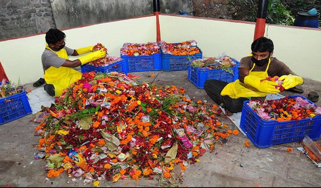 organic-colors-incense-and-compost-made-from-flower-in-temples