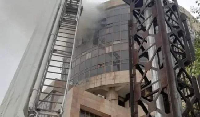 a-massive-fire-broke-out-in-the-dghs-building-in-karkardooma