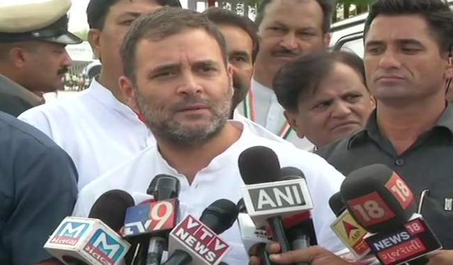 bjp-s-richest-force-governments-are-dropping-out-using-fear-says-rahul-gandhi