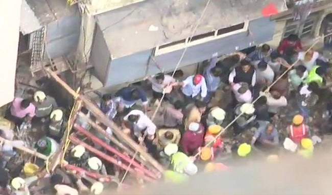 12-dead-in-mumbai-s-fourstorey-building-collapse-investigation-ordered-by-chief-minister