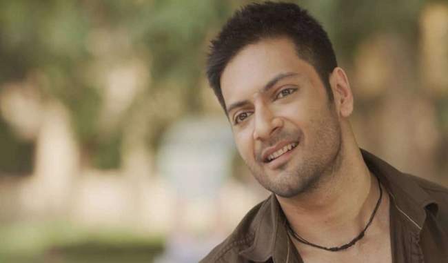 ali-fazal-heads-to-london-for-his-next-international-project