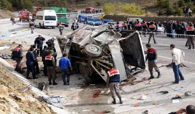 15-people-killed-in-turkey-bus-accident-28-injured