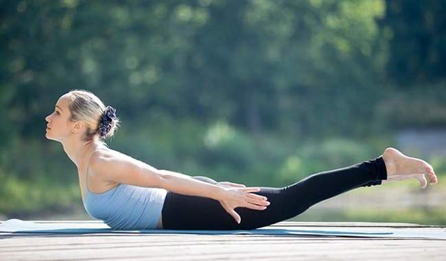 know-the-benefits-of-shalabhasana-in-hindi know-the-benefits-of-shalabhasana-in-hindi