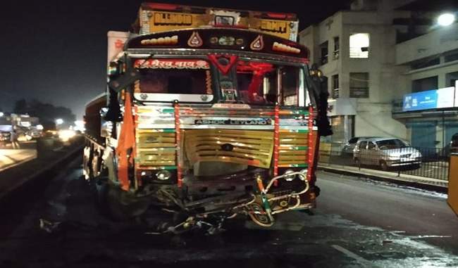 9-students-killed-as-car-crashes-into-truck-on-highway-near-pune