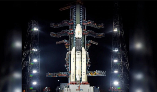 important-role-of-two-female-scientists-in-successful-launch-of-chandrayaan-2
