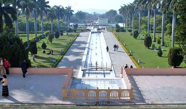 a-unique-example-of-architecture-is-the-historic-pinjore-garden