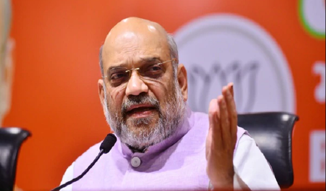 amit-shah-praised-the-relief-teams-to-save-the-passengers-of-a-missing-train-in-thane