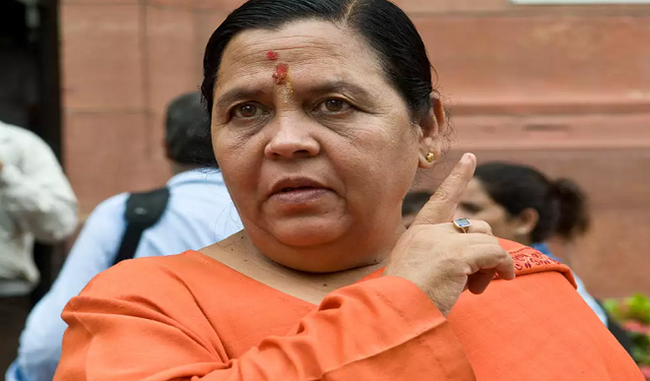 there-is-no-objection-to-dress-code-set-by-priests-in-mahakal-temple-says-uma-bharti