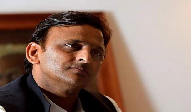 akhilesh-accused-of-planting-in-unnao-accident-spends-expenditure-on-victim-treatment