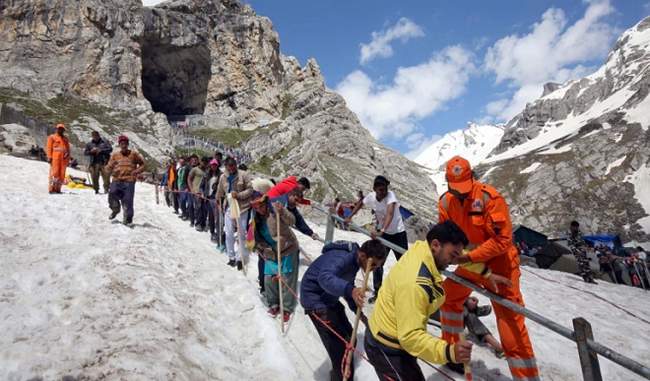 amarnath-yatra-begins-again-after-5-days-of-suspension-5964-devotees-leave