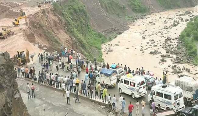 eight-year-old-child-dies-due-to-collapse-of-two-houses-in-udhampur-stop-movement-of-vehicles-on-highway