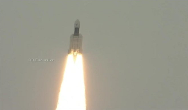 chandrayaan-2-ready-to-go-on-the-moon-mission-will-be-launched-at-noon