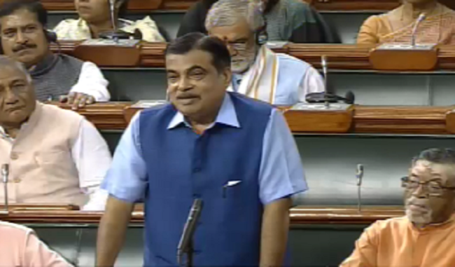 gadkari-admitted-that-his-department-did-not-get-success-in-reducing-road-accidents-in-the-last-five-years